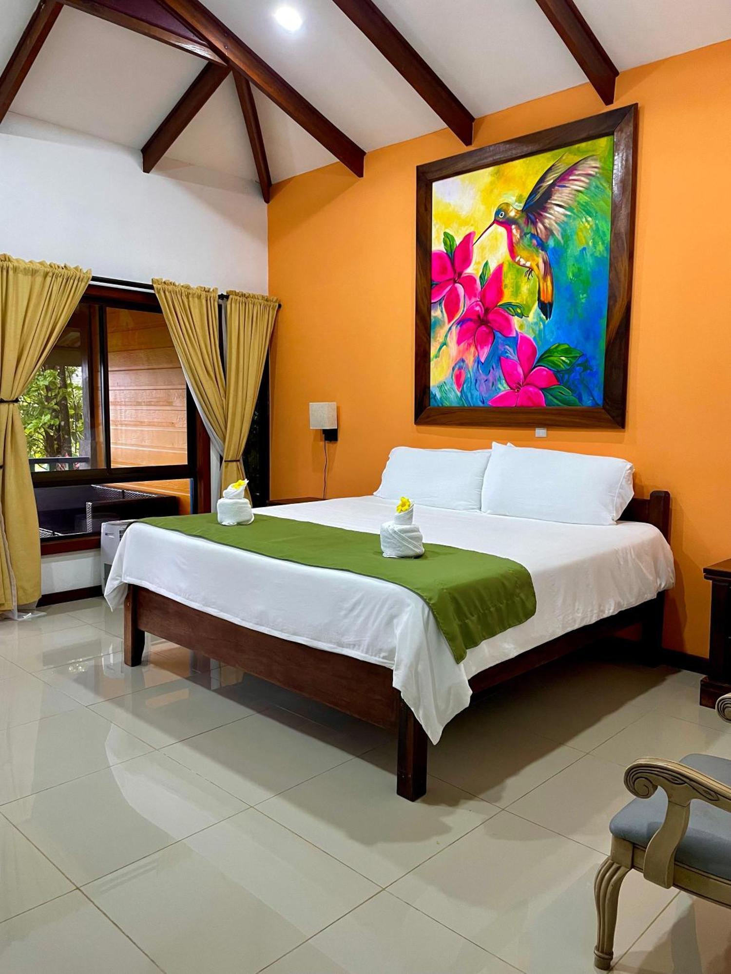 Heliconias Rainforest Lodge Bijagua Bagian luar foto